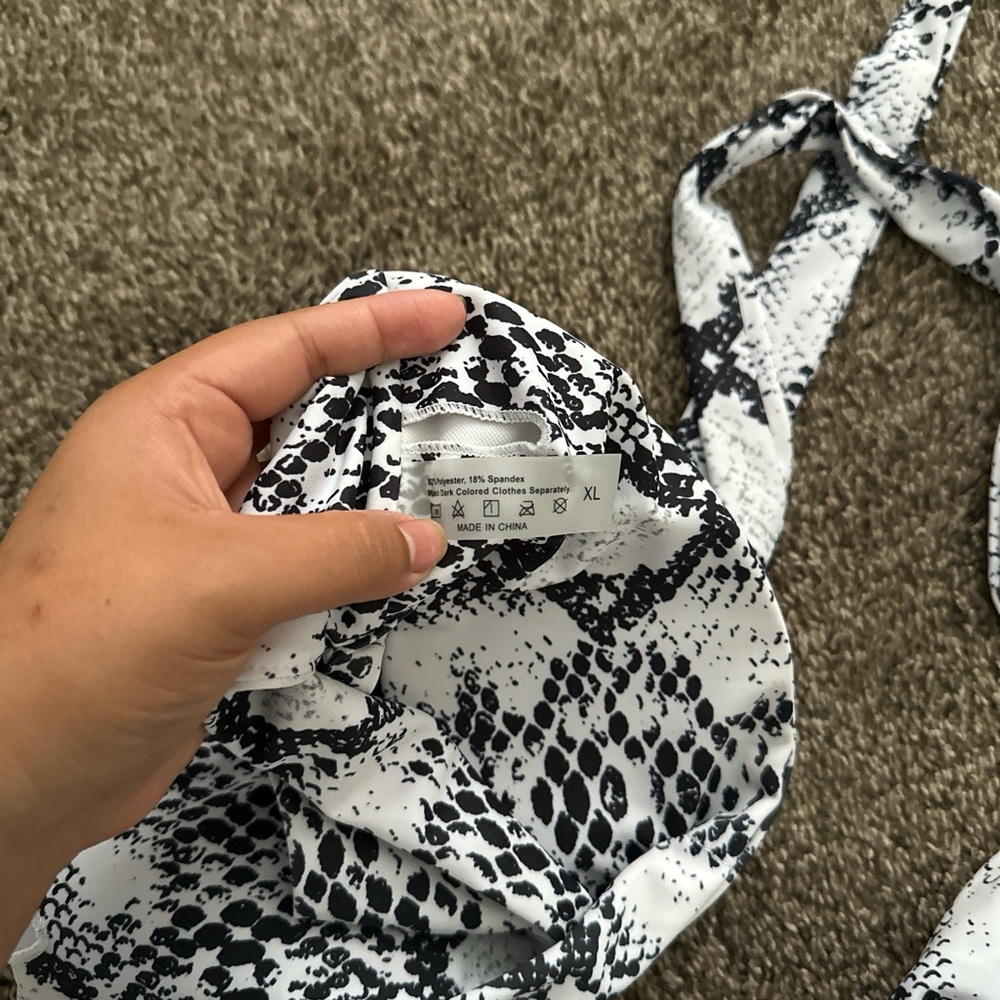 Snakeskin One-Shoulder Bikini Set - Picture 4 of 4